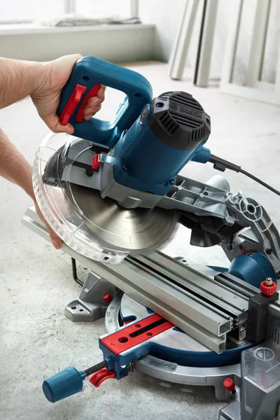 Bosch Professional GCM 216 սեղանի սղոց
